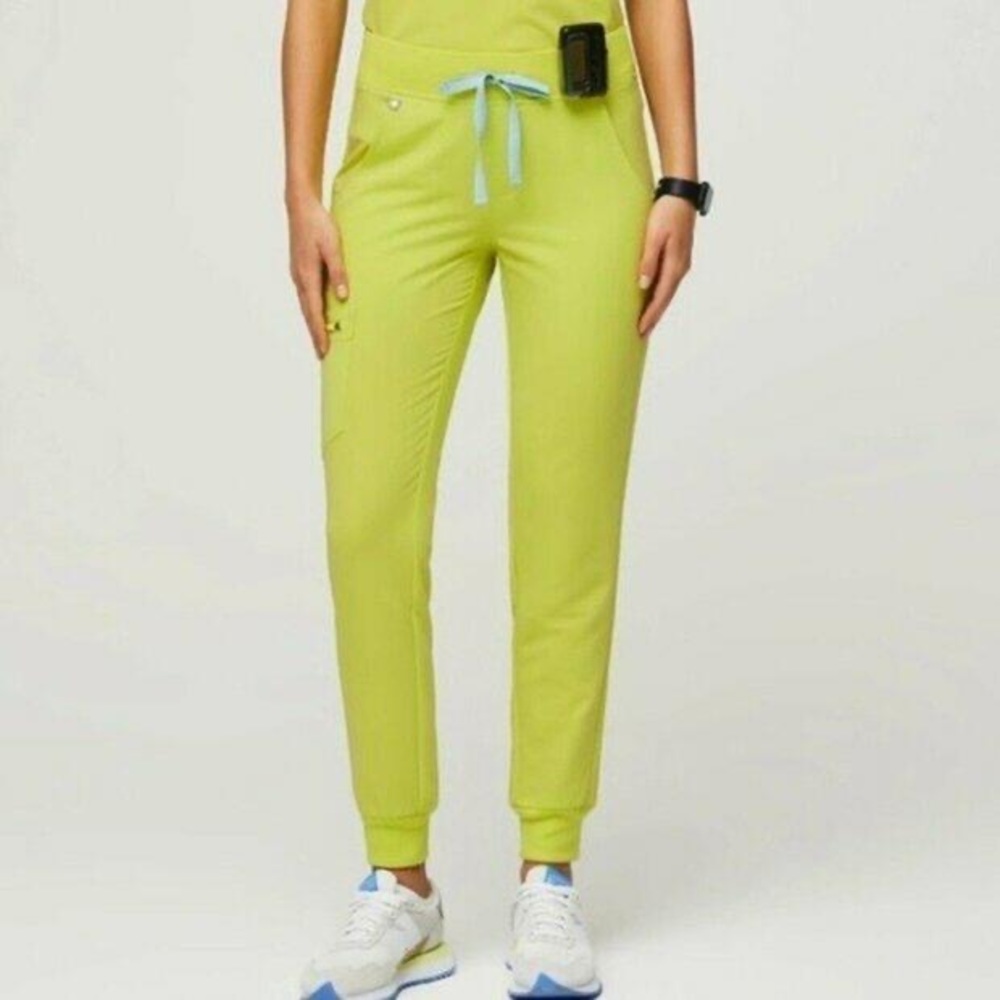 Figs Citrine Zamora Joggers and Catarina Scrub Top Set